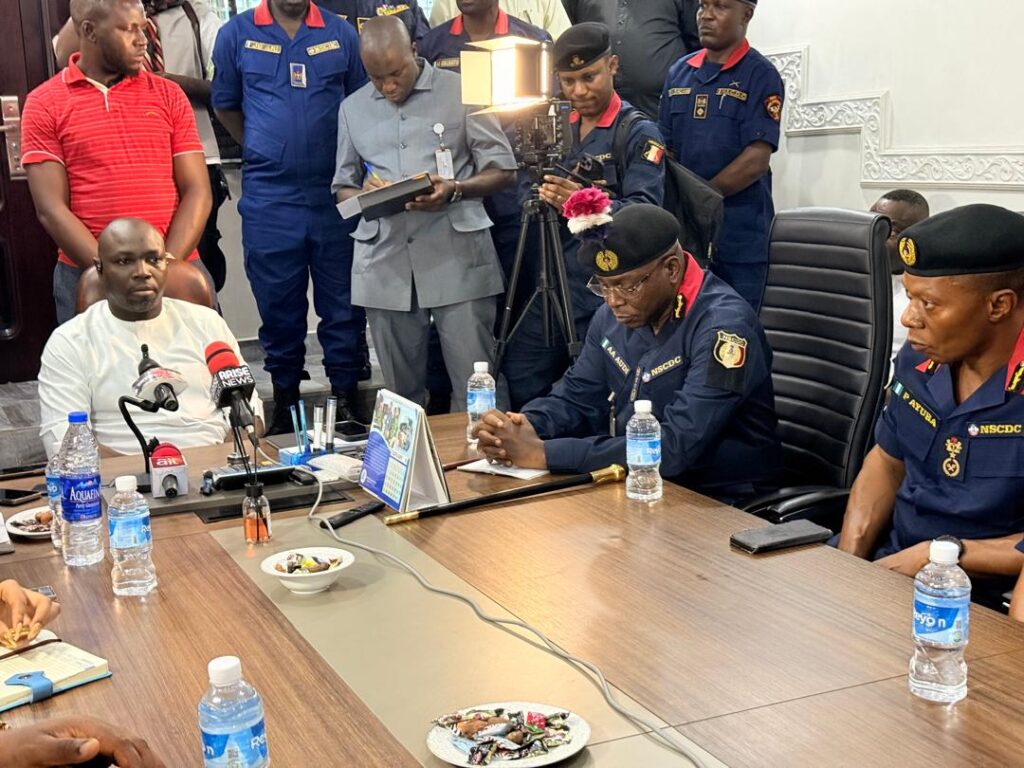 High Chief Kestin Pondi, MD Tantita Security Services addressing the visit security team